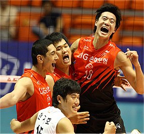 달라진 LIG손해보험, 프로배구 돌풍 이끈다