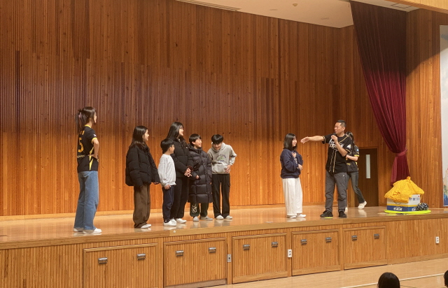 [2025-2026시즌 KB스타즈 배구단 스타즈 스쿨어택] 12월 8일 어룡초등학교 진행 사진