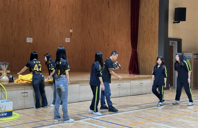 [2025-2026시즌 KB스타즈 배구단 스타즈 스쿨어택] 12월 16일 동암중학교 진행 사진